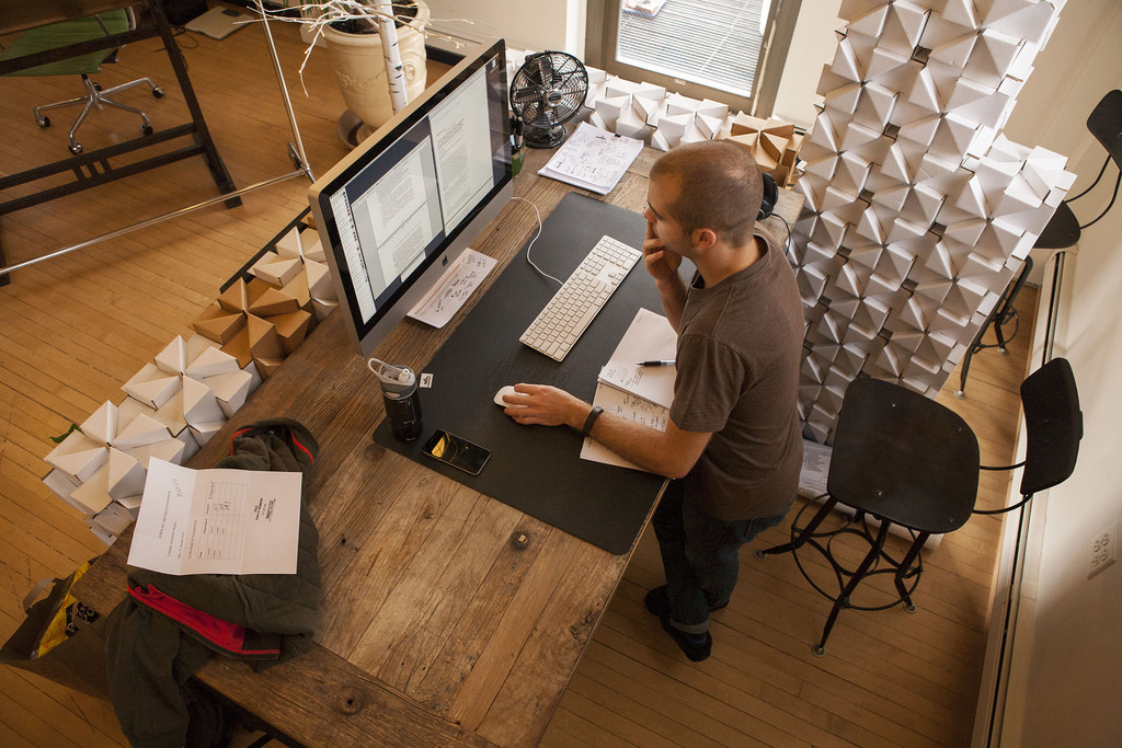 stand-up-desk-in-your-university-house make-uni-work-easier-with-a-stand-up-desk