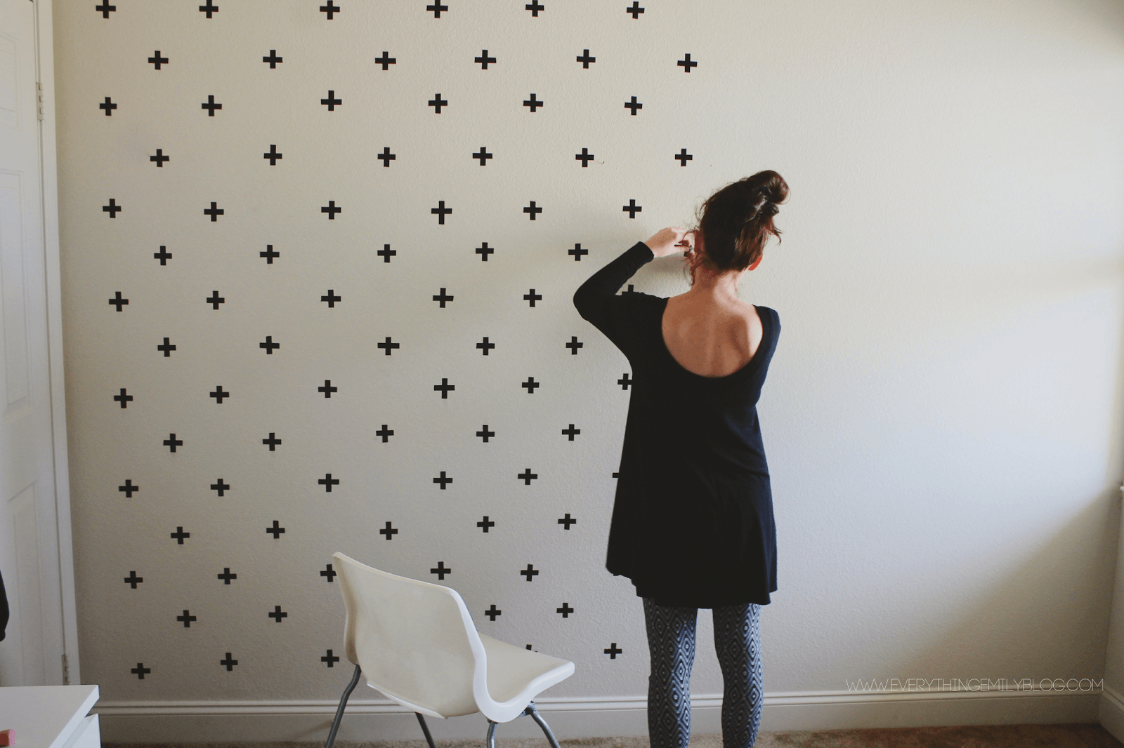 temporary-tape-art-in-student-bedroom washi-tape-on-student-room-walls